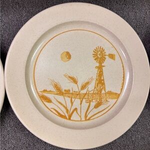 Anchor Hocking Cream and Gold Windmill Dinner Plate